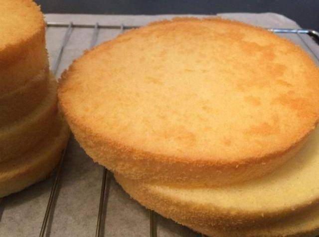 用鸡蛋和面粉香甜软嫩比蛋糕店的还好吃凯发